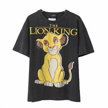 Load image into Gallery viewer, JXYSY camiseta de mujer 2020 verano estilo inglés moda León de dibujos animados estampado de rey o-cuello de manga corta Camiseta femenina Tops

